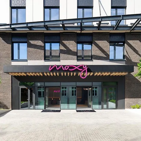 Moxy Downtown Hotel