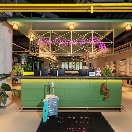 Hotel Moxy Downtown