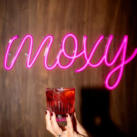 Moxy Downtown