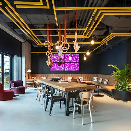 Moxy Downtown Budapest
