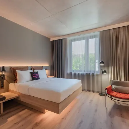 Moxy Downtown Hotel Budapest