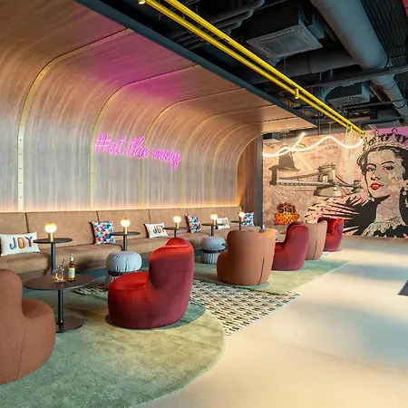 Hotel Moxy Downtown Budapest
