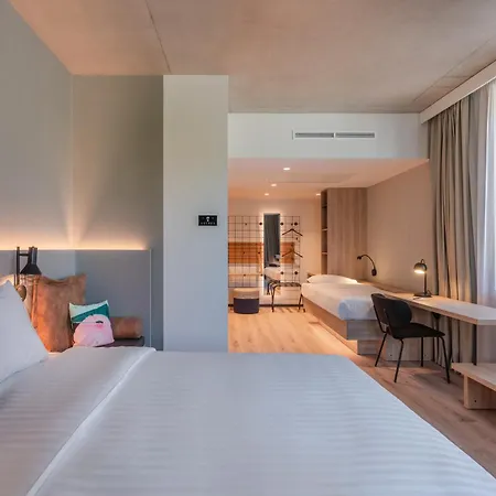 Moxy Downtown Hotel