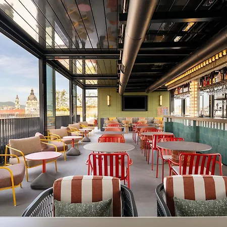 Hotel Moxy Downtown