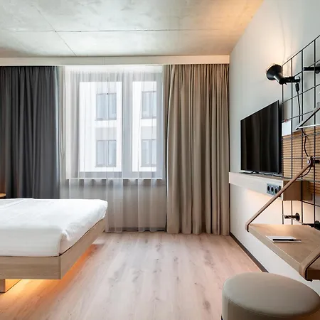 Hotel Moxy Downtown