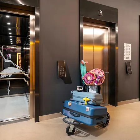 Moxy Downtown Budapest