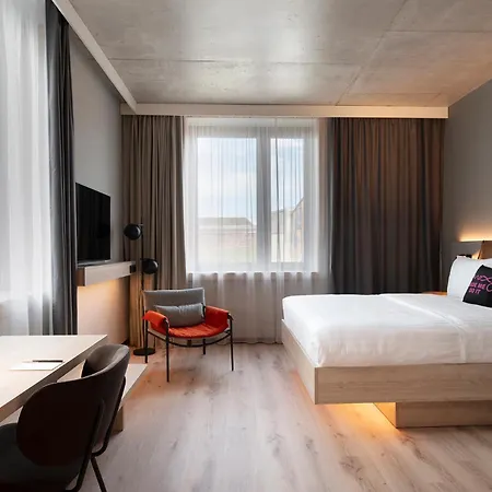 Moxy Downtown Hotel