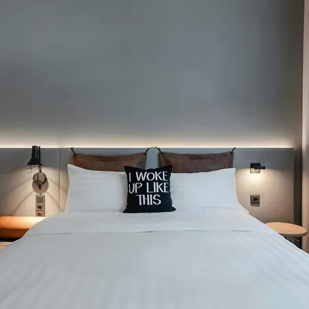 Hotel Moxy Downtown 3*