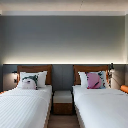 Moxy Downtown Hotel Budapest
