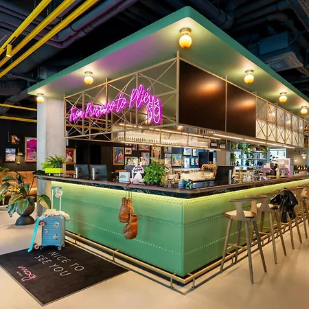 Hotel Moxy Downtown